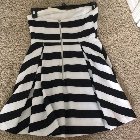 Dress - Picture 2 of 2